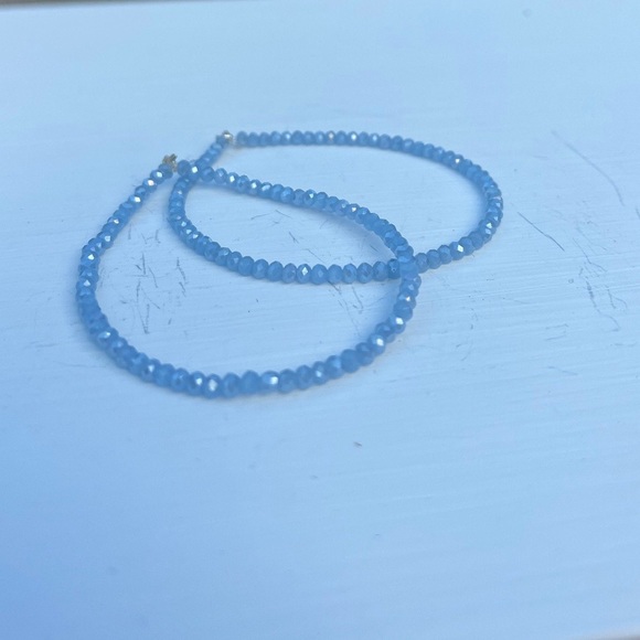 Blue bead stackable elastic bracelet set of 2 one size - Picture 2 of 3